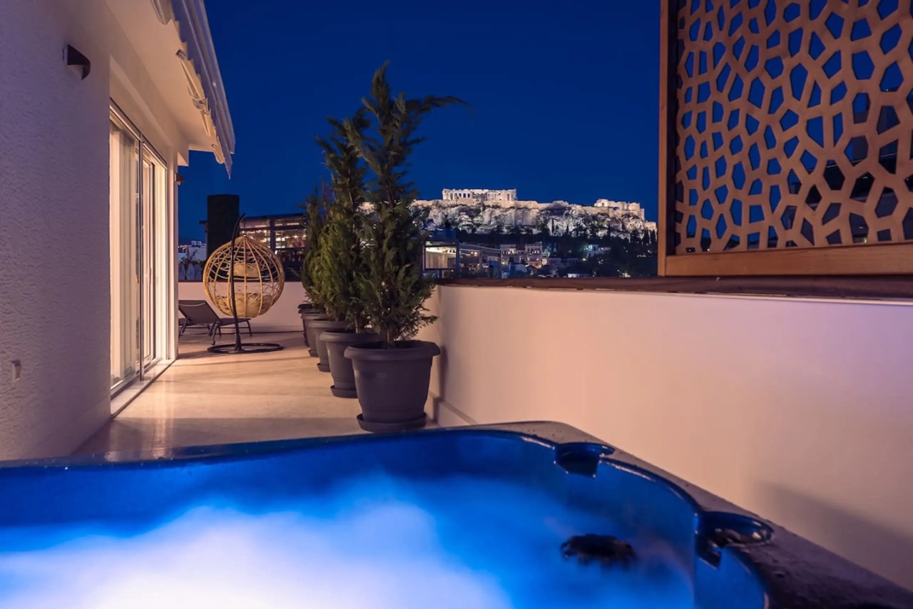 Kastela's Harbor Retreat with Jacuzzi